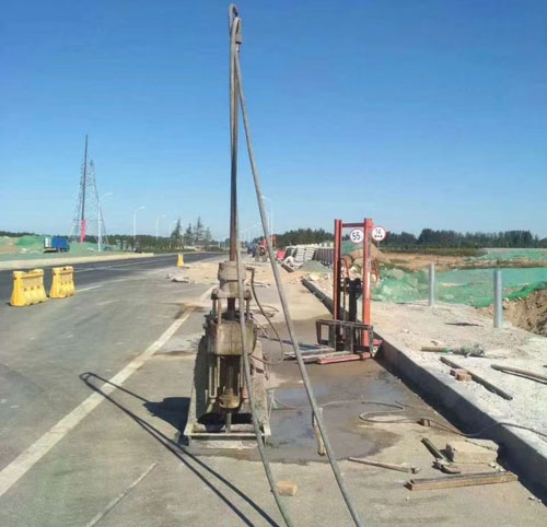 白云矿区公路高聚物注浆加固